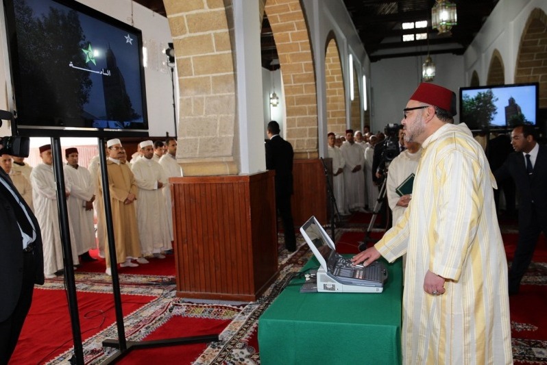 العاهل المغربي يأمر بمراجعة برامج التربية الدينية لتكريس قيم الاعتدال