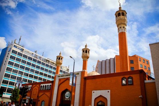 80 مسجداً في بريطانيا تفتح أبوابها لغير المسلمين
