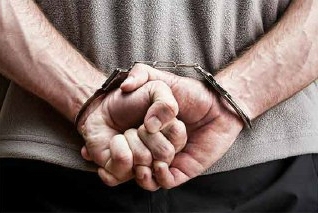 شرطة باکستان تعتقل معلماً قرآنیاً عضواً فی حرکة طالبان