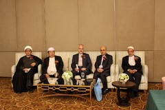 القرآن هو المصدر الوحید للحصول علی الحیاة السلیمة