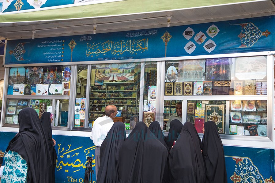 المكتبة القرآنية التخصصية تشهد إقبالاً كبيراً بعد تطوير دار القرآن الكريم لمحتوياتها