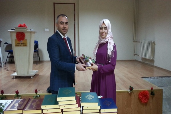 مصور.. تکریم طلبة القرآن المثالیین فی ترکیا
