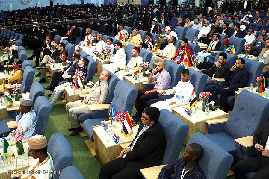 الاعتصام بتعالیم القرآن یمثل طریقاً لمکافحة أفکار التکفیریین