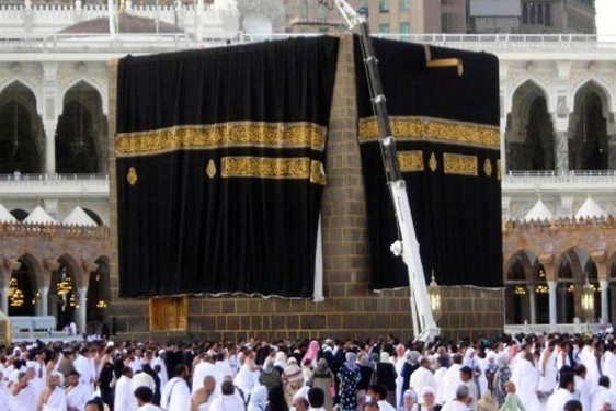 غسل الكعبة مرة واحدة في العام مراعاة لتوسعات الحرم