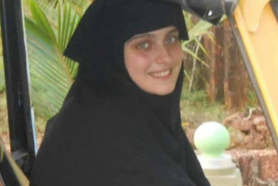 ابنة سياسي ايطالي بارز تعتنق الاسلام وتترك ايطاليا