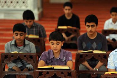 إقامة دورات تعلیمیة صیفیة لحفظ القرآن فی ترکیا