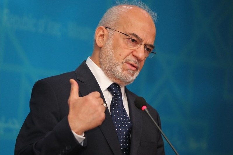 الجعفري: «داعش» يفخخ «القرآن» ويضع الأحذية فوق المصاحف