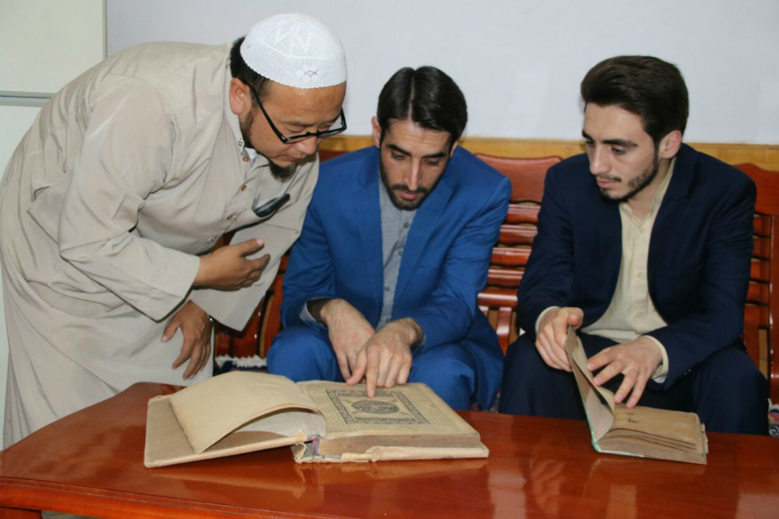 تنظیم محافل قرآنیة فی الصین بحضور قراء إیرانیین