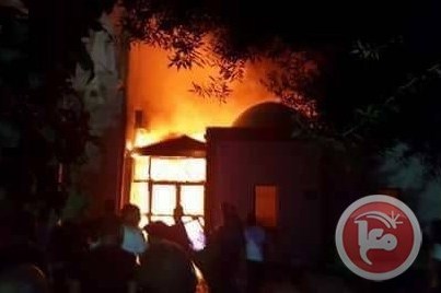 اندلاع حريق هائل في مسجد الجزار بعكا