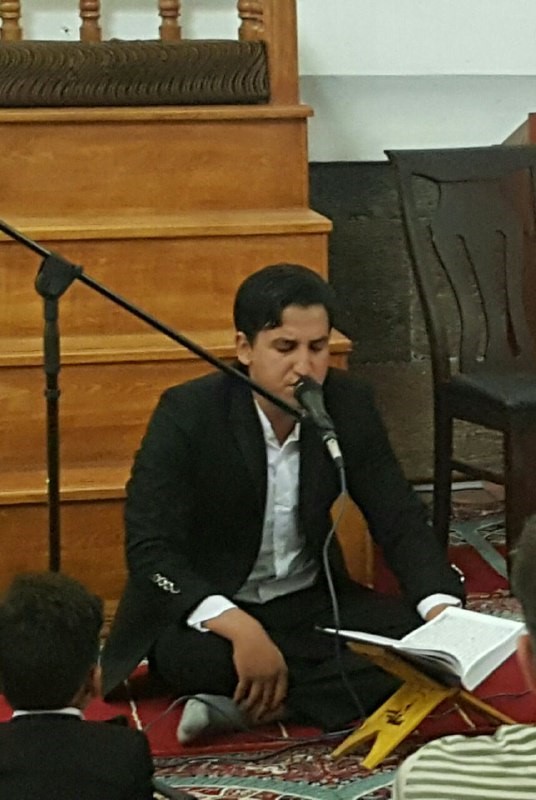 مصور.. قارئ ایرانی یرفع صوت القرآن بالمسجد الأزرق فی یریفان