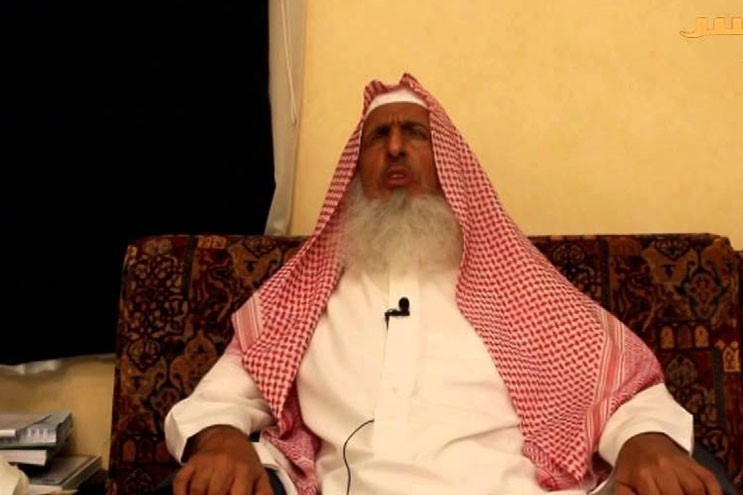 إحالة مفتي السعودية للتقاعد وتغييبه عن خطبة عرفة بسبب تكفيره الايرانيين والشيعة