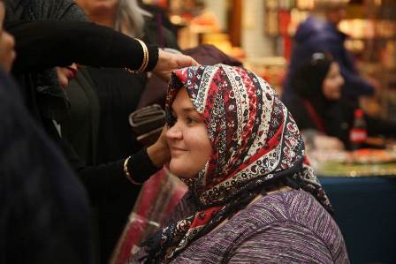 بالصور...تنظيم معرض حول الحجاب في كندا بالصور...تنظيم معرض حول الحجاب في كندا