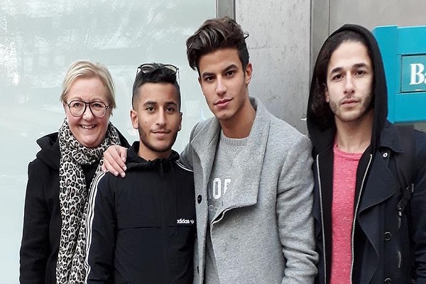 وسائل إعلام سويدية تصف 3 شبان مسلمين بـ