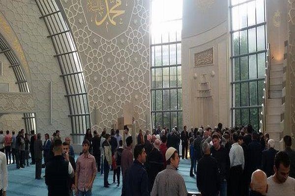 منح المسلمين عُطل رسمية يثير نقاشاً واسعاً في ألمانيا