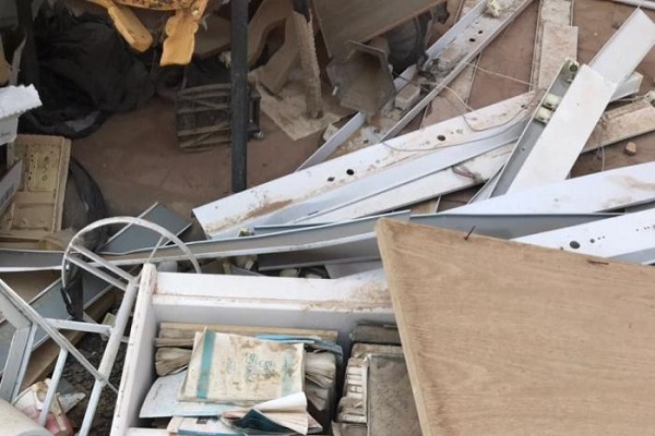 بالصور.. مصاحف وكتب دينية ملقاة داخل مخلفات بناء بفرع الأوقاف بتبوك
