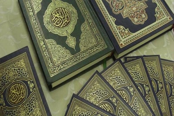 السعودية: متطوعون يجمعون 4 آلاف مصحف لترميمها