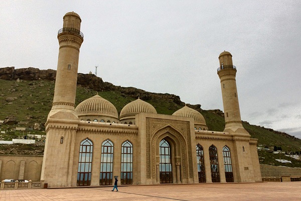 تصنیف جامع فی جمهوریة أذربیجان ضمن أجمل المساجد فی العالم