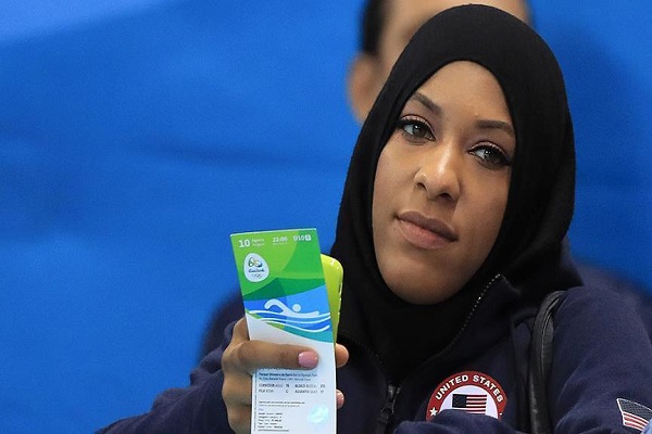 بطلة أولمبية مسلمة تشتكي احتجازها لساعتين في مطار أمريكي