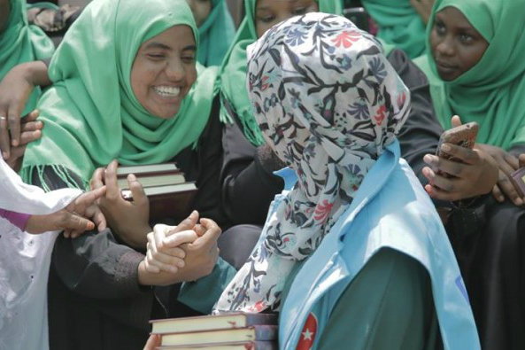 تُركيا توزّع ٣٠ ألف نسخة من القرآن على طلبة السودان