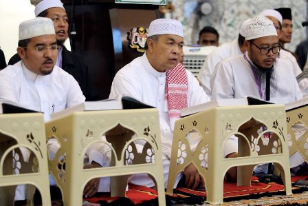 ماليزيا تنشئ ثاني أكبر مركز لطباعة القرآن