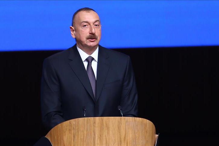 علييف يؤكد أن بلاده تعارض ربط الإرهاب بالإسلام