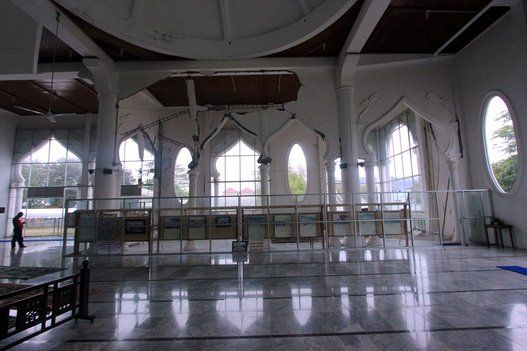 بالصور.. إندونيسيا تمتنع عن ترميم هذا المسجد وتحوله إلى متحف بالصور.. إندونيسيا تمتنع عن ترميم هذا المسجد وتحوله إلى متحف