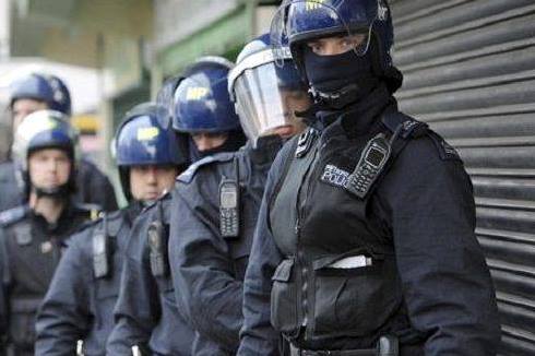 إعتقال متهمین یعتقد انهم علی صلة بالمتطرفین فی ایطالیا
