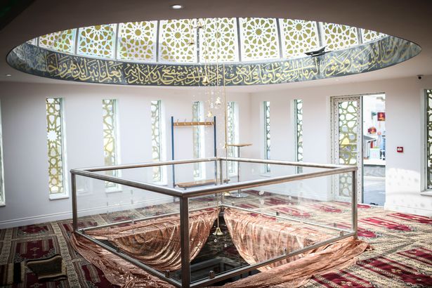 بالصور..إعادة فتح جامع 