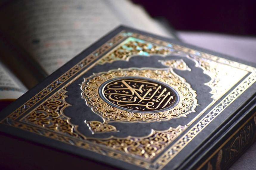 العتبة العباسية تنجز عشرة أجزاء من مصحف القراءات