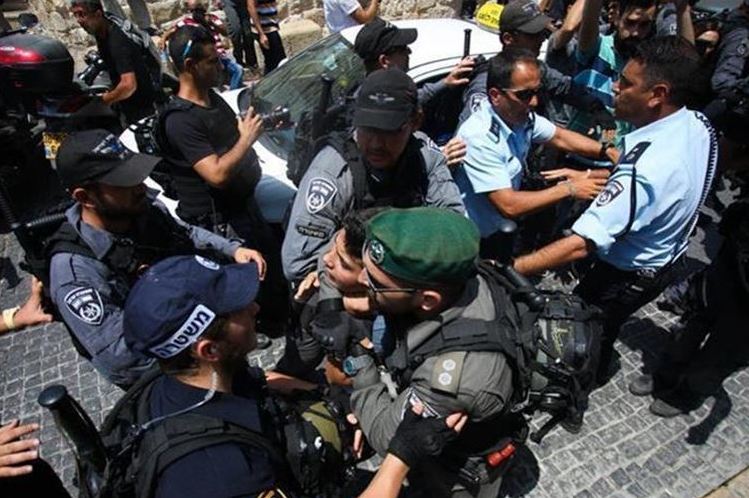 القدس تنتفض...مواجهات و مسیرات تتحدی قمع الاحتلال