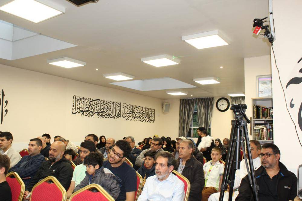 معهد القرآن في إسكتلندا يحتفي بتخرّج إحدى دوراته القرآنية