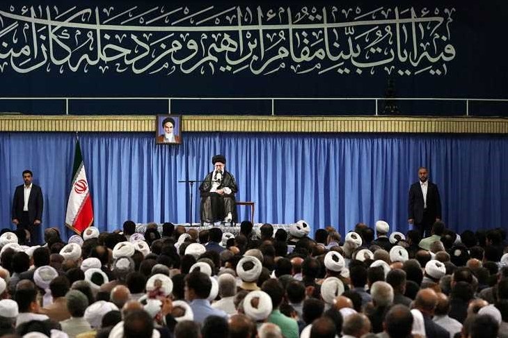 قائد الثورة: الحج هو موضع إظهار عقيدة الأمة الإسلامية قائد الثورة: الحج هو موضع إظهار عقيدة الأمة الإسلامية