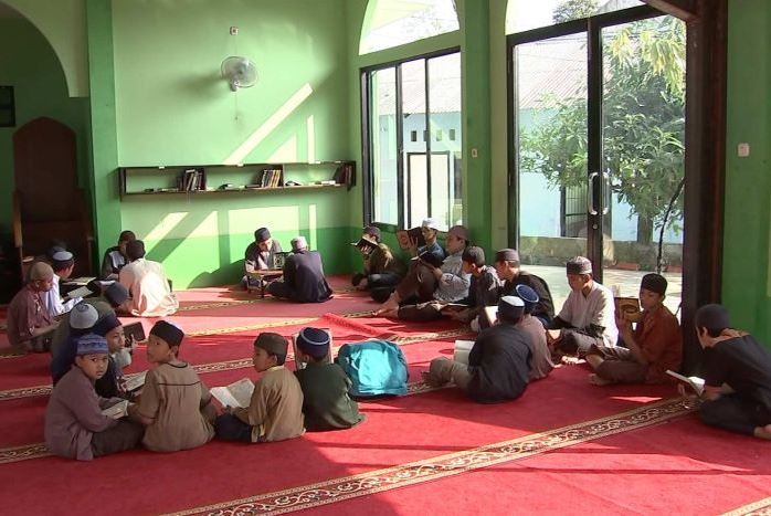 إتهام مساجد أندونیسا بالتعاون مع داعش