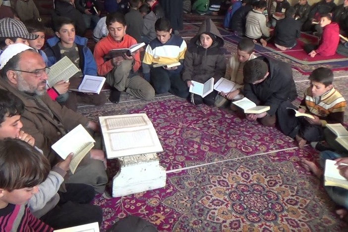 مقتل 7 أشخاص في هجوم على معهد لتحفيظ القرآن بإدلب