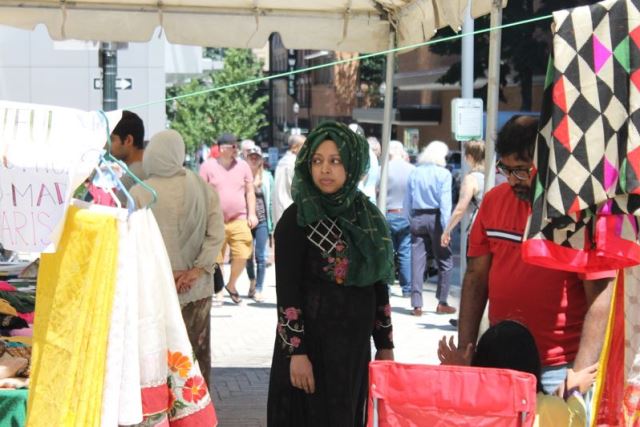 إقامة المهرجان الأول للمسلمين بمدينة 