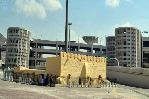 مسجد البيعة بمشعر منى أثر باق عبر 13 قرناً