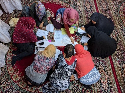 بالصور...تنظیم دورة لتعلیم قراءة القرآن للنساء في الفلبین