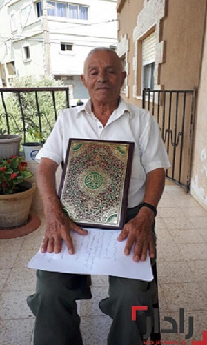 الحاج يوسف عبابسة ...مسن فلسطيني يكتب القرآن بخطّ يده