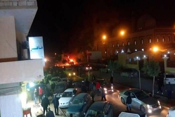 ليبيا: عشرات القتلى جراء تفجير سيارتين مفخختين في بنغازي