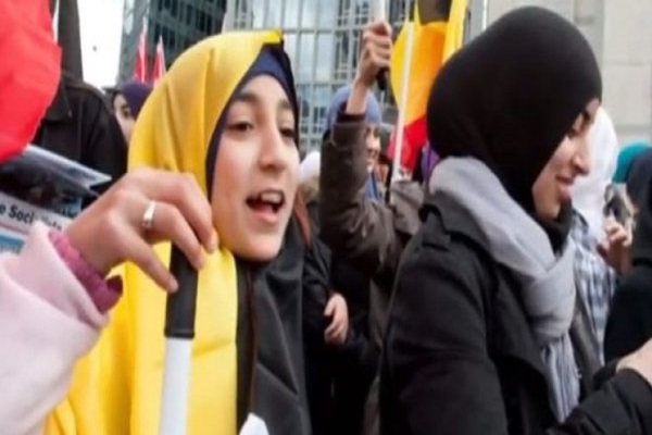مسئول ألماني یطالب بحظر إرتداء الحجاب في المدارس