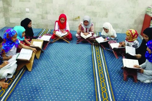 إطلاق مبادرة “كيف تعلمي الطلبة تدبر القرآن الكريم” بالرستاق