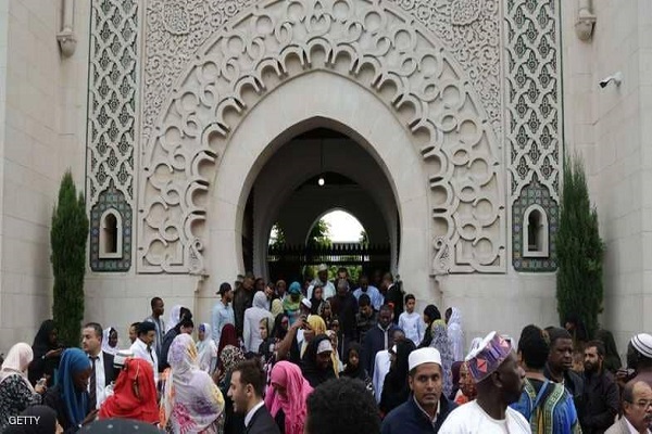 مسلمو فرنسا ينددون بدعوة ساركوزي لإبطال سور من القرآن