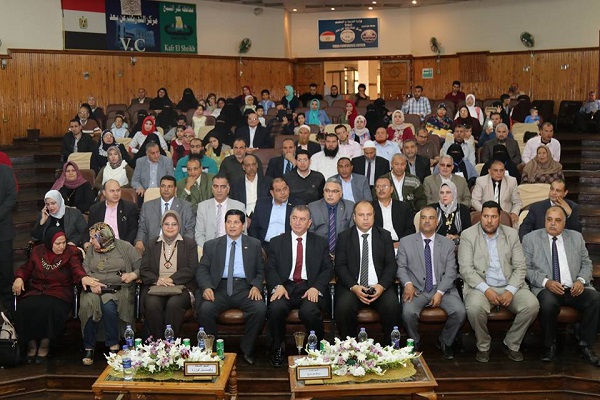 صور.. محافظ كفر الشيخ يكرم حفظة القرآن الكريم فى مسابقة 