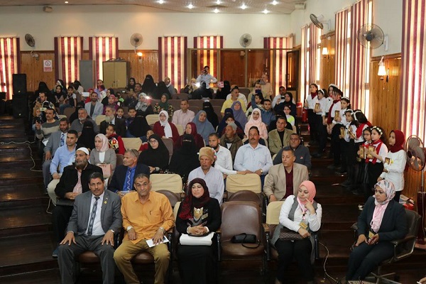 صور.. محافظ كفر الشيخ يكرم حفظة القرآن الكريم فى مسابقة 