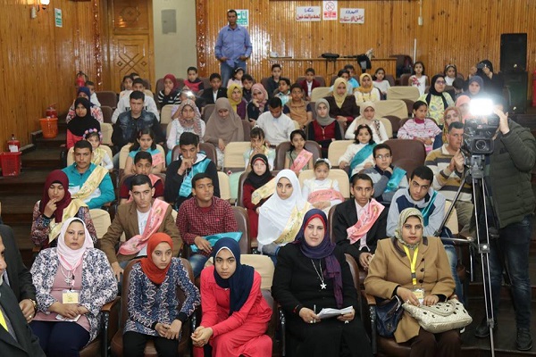 صور.. محافظ كفر الشيخ يكرم حفظة القرآن الكريم فى مسابقة 