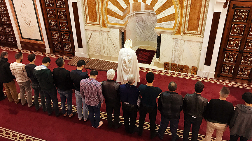 مسلمو غرناطة يختمون القرآن مرتين خلال شهر رمضان