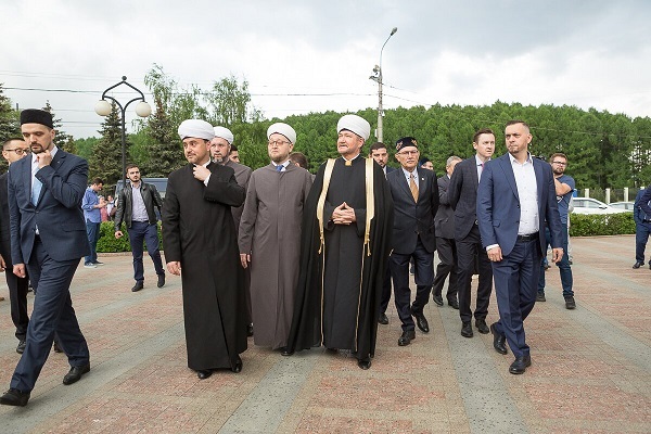 بالصور...إقامة سرادق رمضان في روسيا