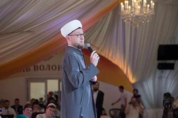 بالصور...إقامة سرادق رمضان في روسيا