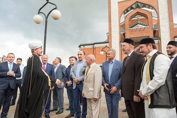 بالصور...إقامة سرادق رمضان في روسيا