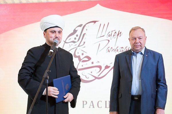 بالصور...إقامة سرادق رمضان في روسيا